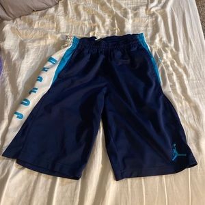 Kid Jordan shorts large